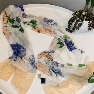 Delicate flower scarf